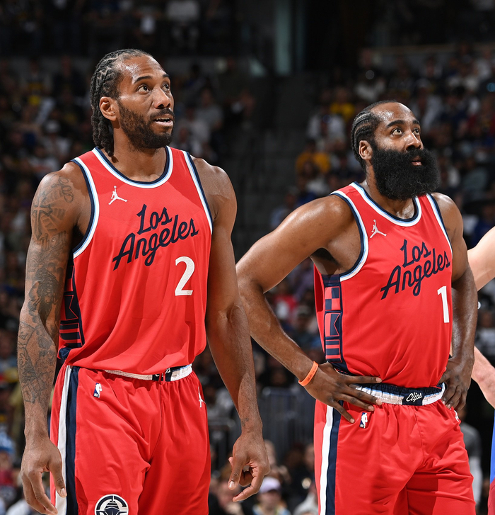 在刀锋般密 在刀锋般密